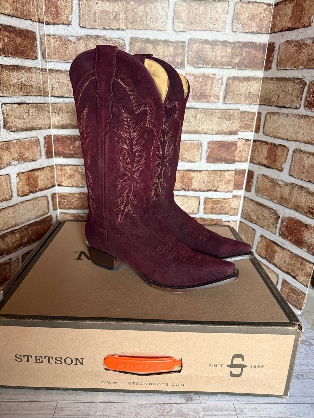 Stetson Women's wine Suede Western Cowboy Boots